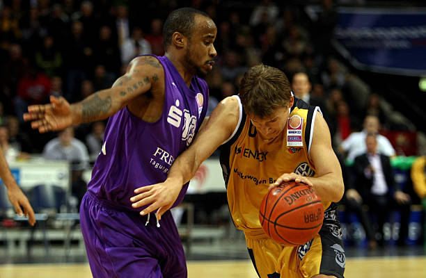 双方互有攻 双方互有攻