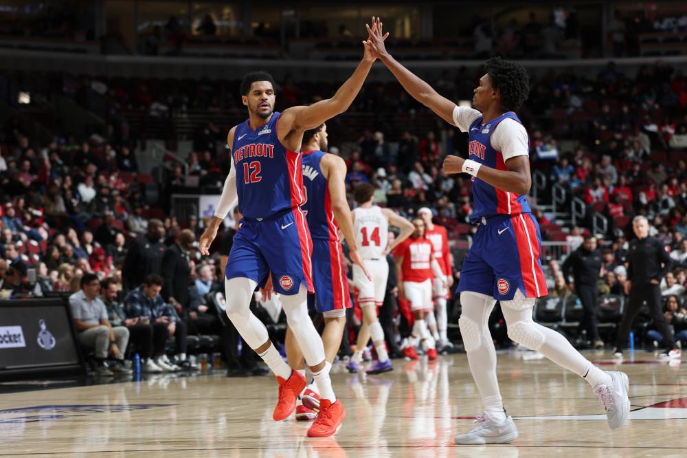 色的空中争 色的空中争