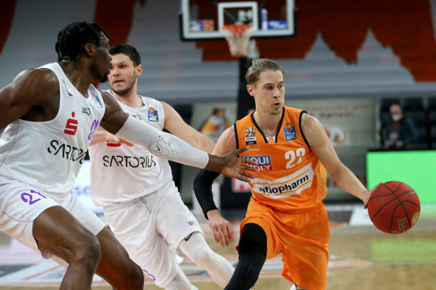 的赛场上 的赛场上