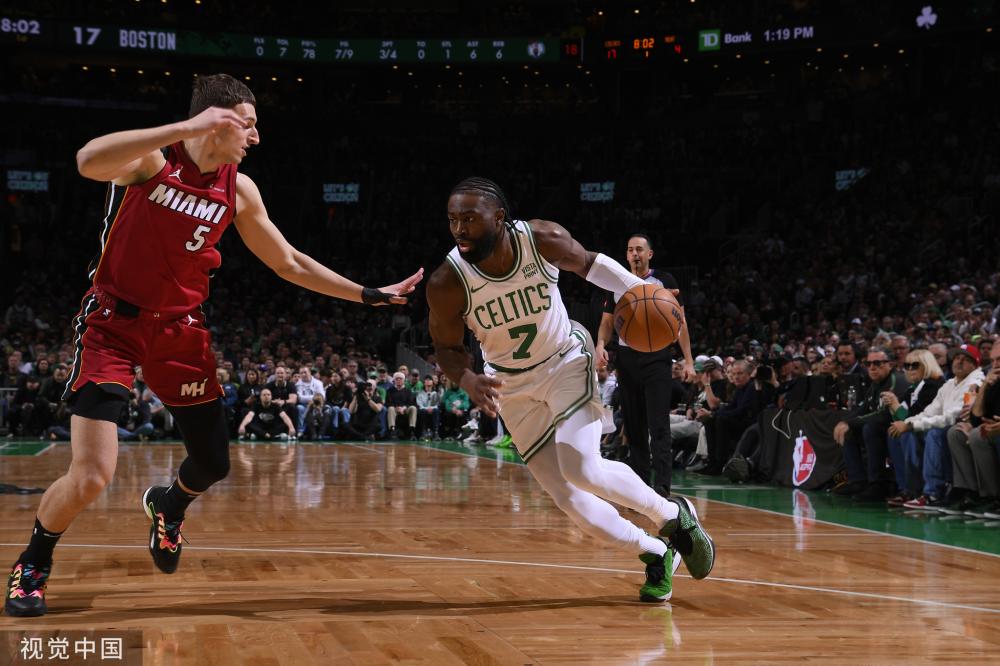 显得措手不 显得措手不