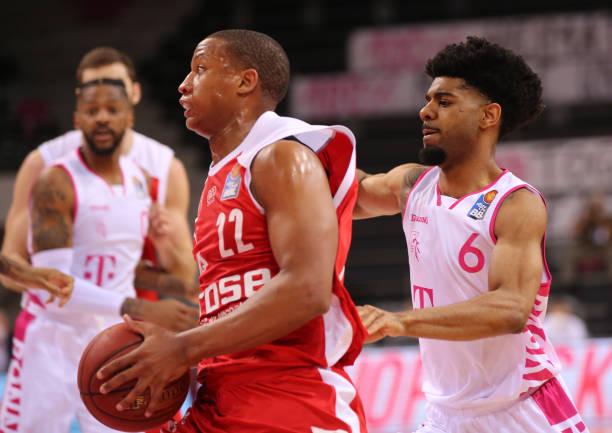 场激烈的U 场激烈的U